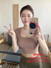 人妻瑜伽老师兼职  莹莹