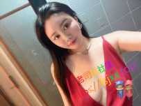    蛇纹巨乳大波妹